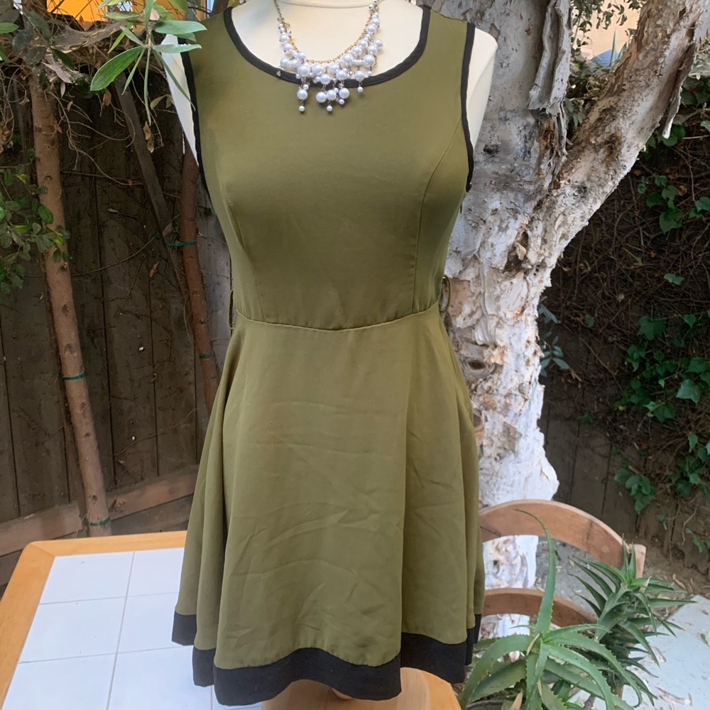 Casual and Flirty Peek-a-Boo Back Dress!